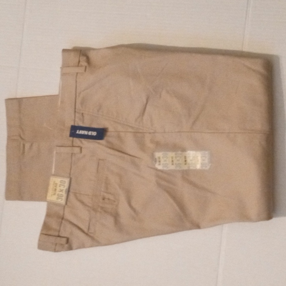 Men's 36x30  Old Navy Slim fit Khaki slacks